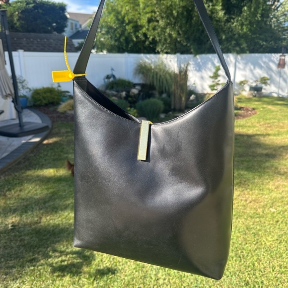 Gucci Black Leather Vintage Shoulder Bag with COA - Picture 3 of 17